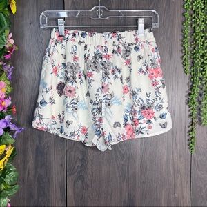 =💙2/$40💙NWT Vanilla Sky Floral Printed Shorts Size Small